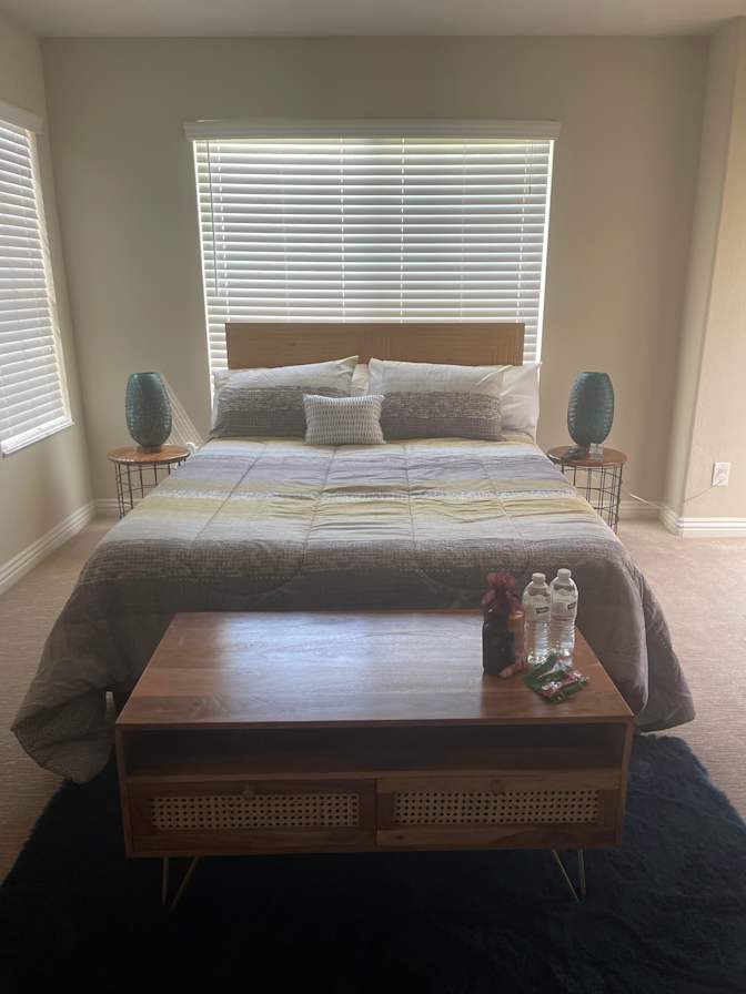 Lynn's room
