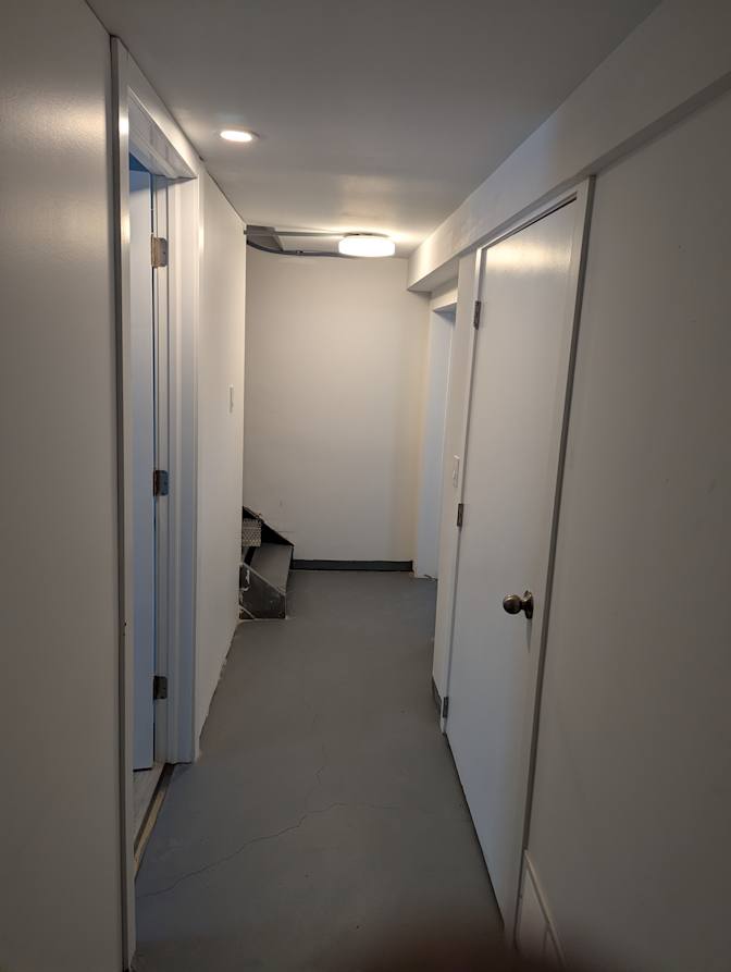 Ken's room
