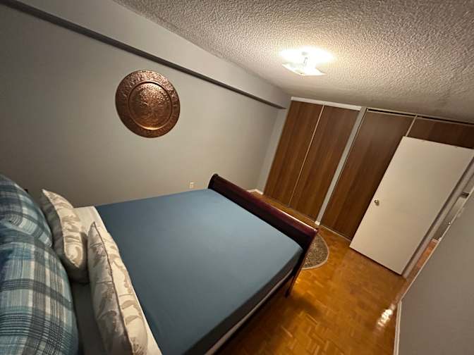 Lazar's room