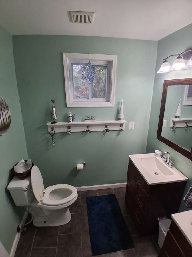 Tee White's room