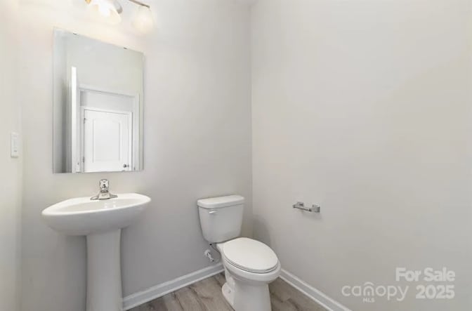 Alcove Rooms's room