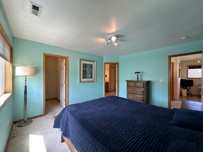 Thomas's room