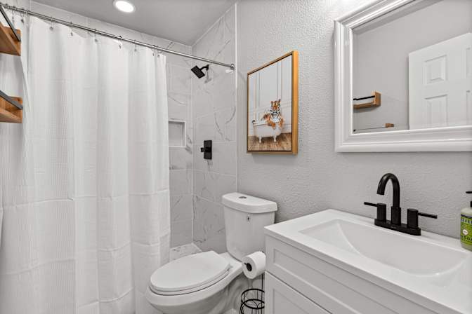 Bicoastal Holdings's room