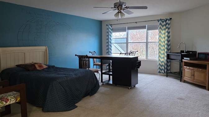 Gar's room