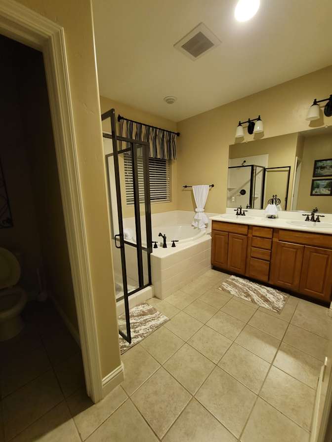 Tsauce's room