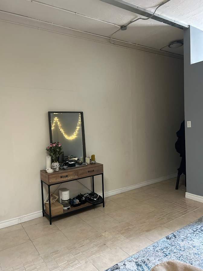 Lily Screaton's room