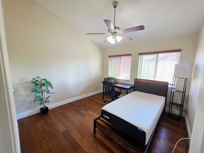 Venetian Condos's room