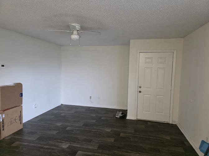 Leslie's room