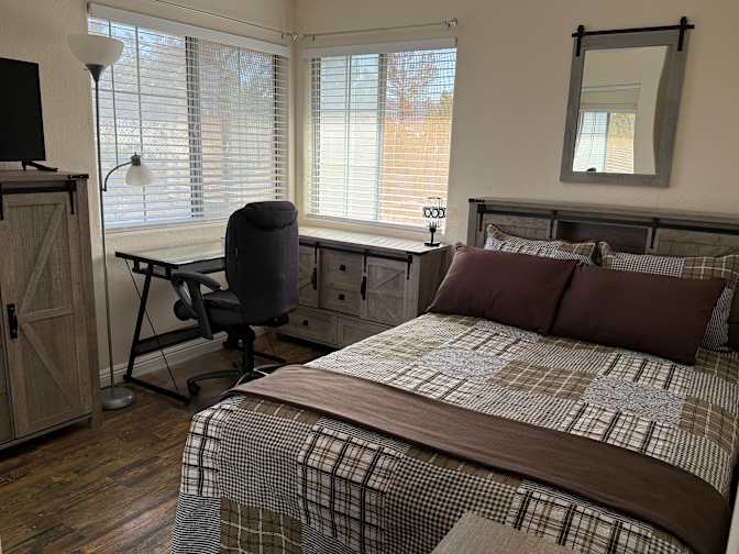 DeAnn's room