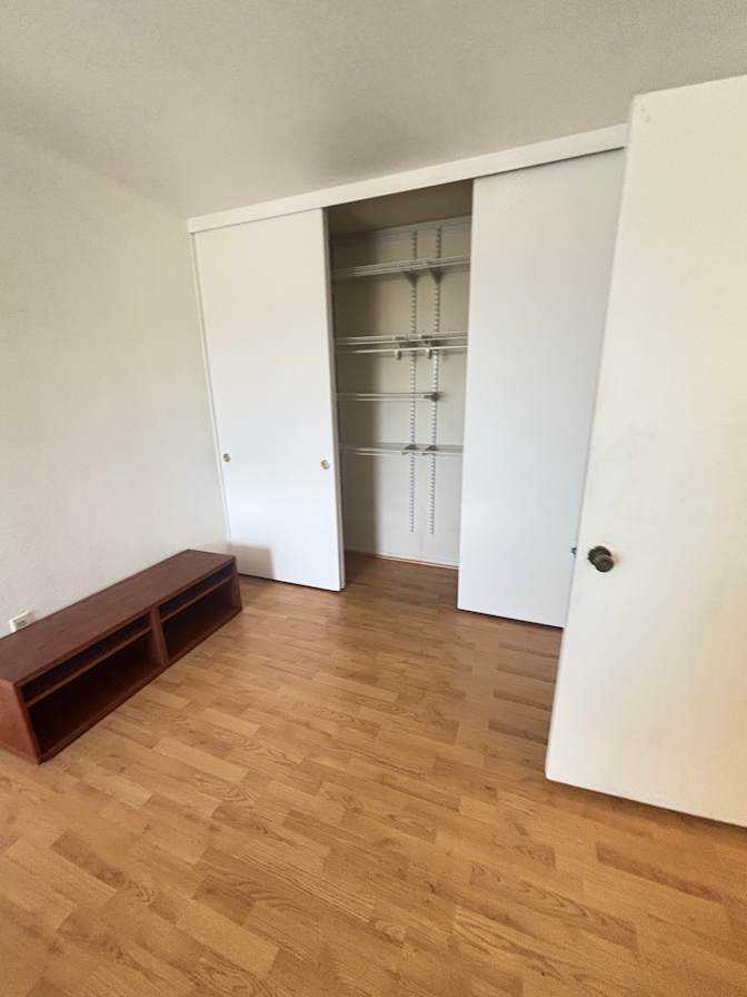 Thomas G's room