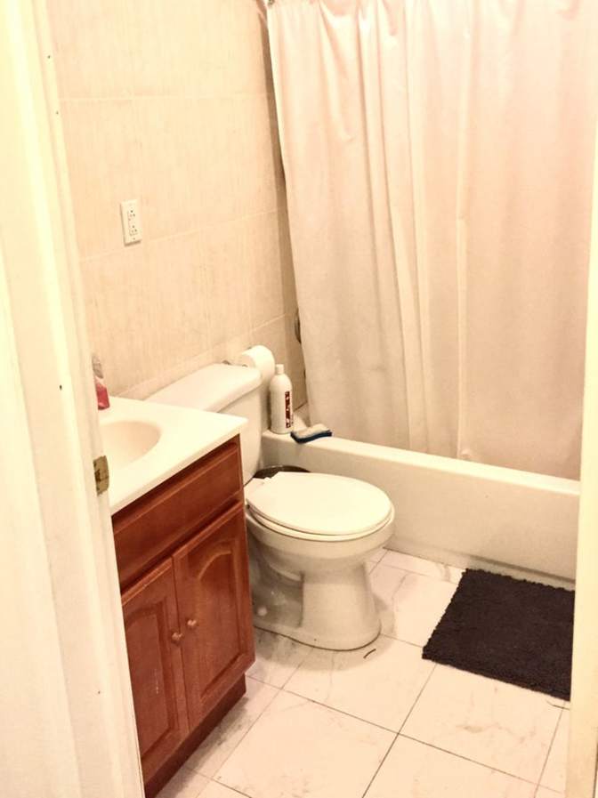Room for rent in Jamaica NY's room