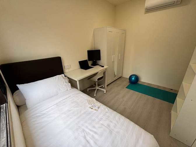 Harry Lee's room