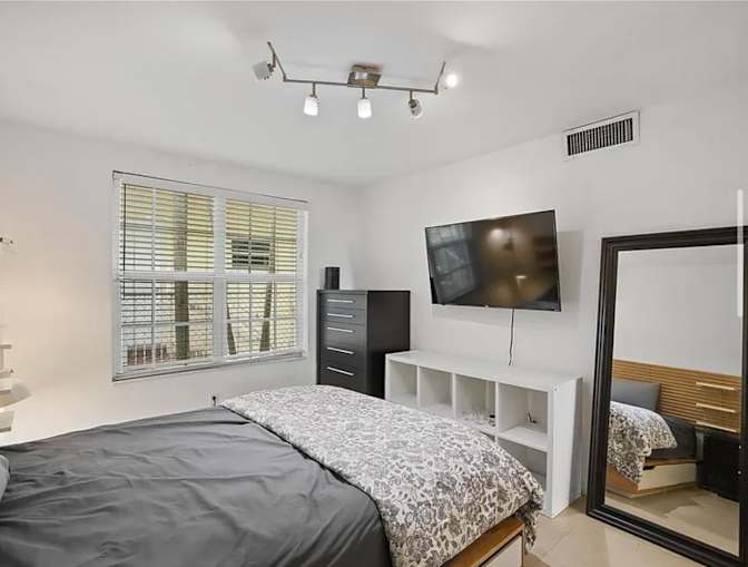 Andrea's room