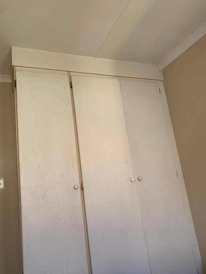SUNDAY's room