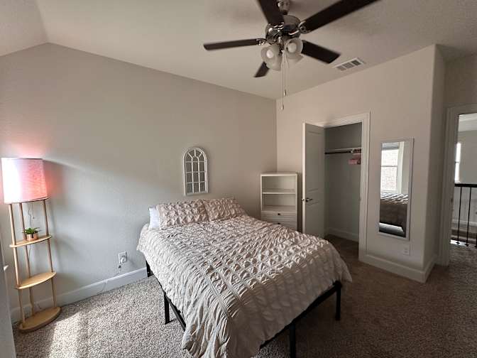 Lisa's room