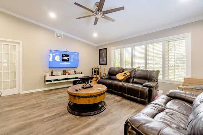 Pete's room