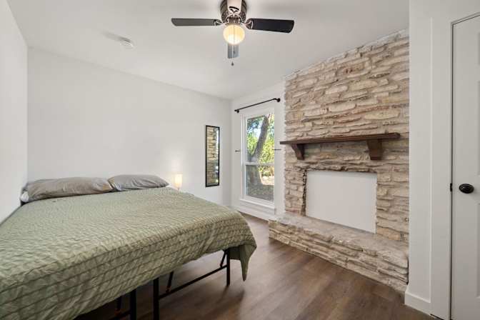 Magali A.'s room