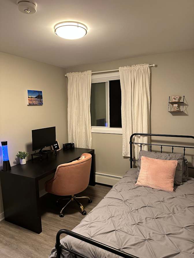 Cay's room