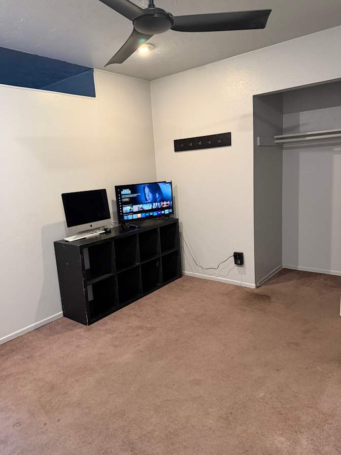 Caroline's room
