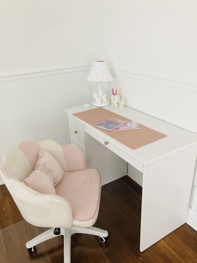 Avenue's room