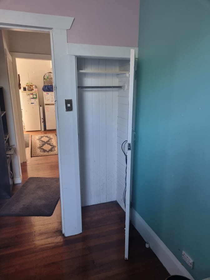 Dallas Stirling's room