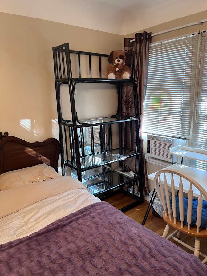Tom's room