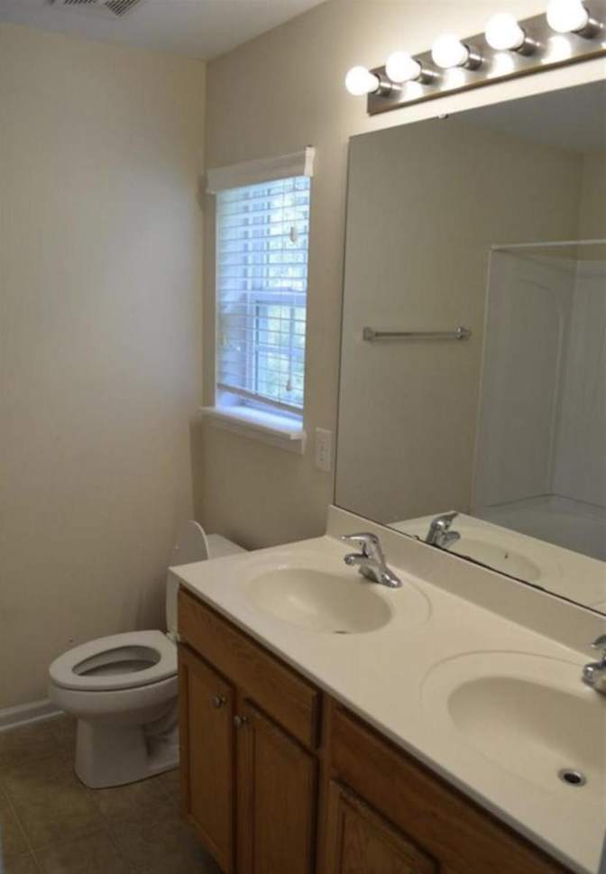 Alcove Rooms's room