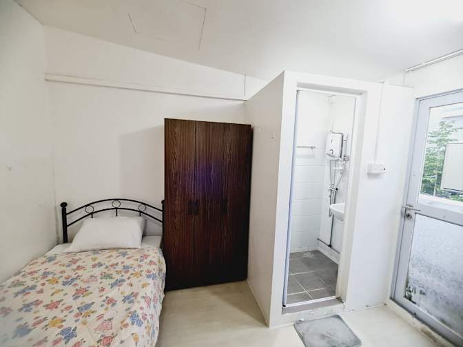 Roomy's room