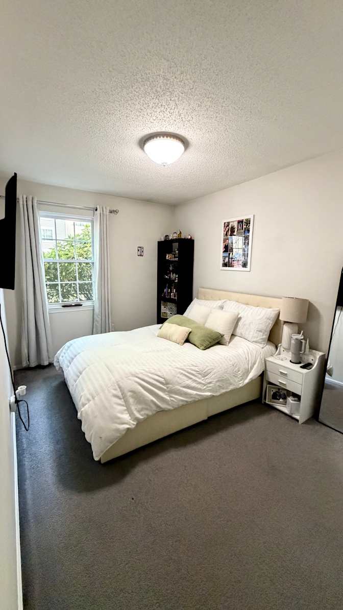 Leticia Borges's room