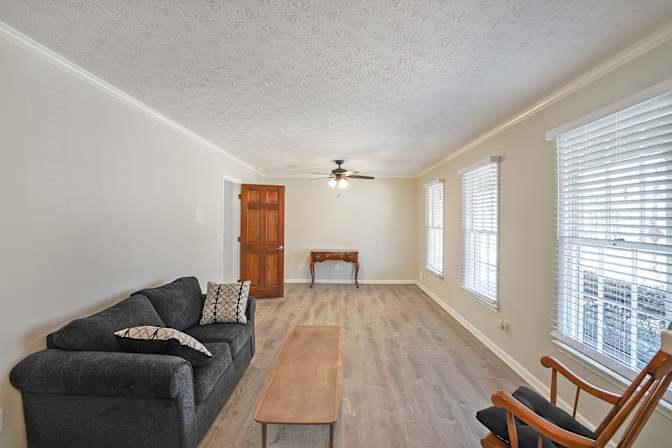 Alcove Rooms's room