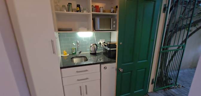 Green Point Tree House's room