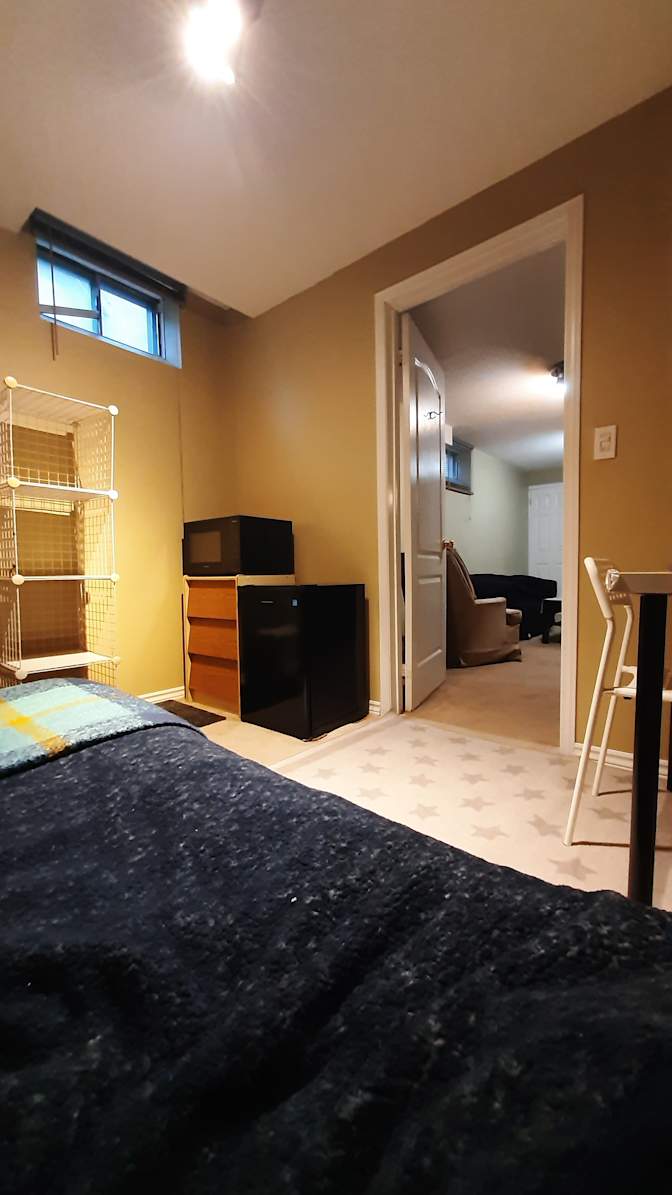 Jinous's room