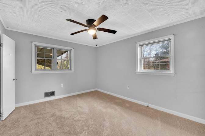 lifedoorrentals's room
