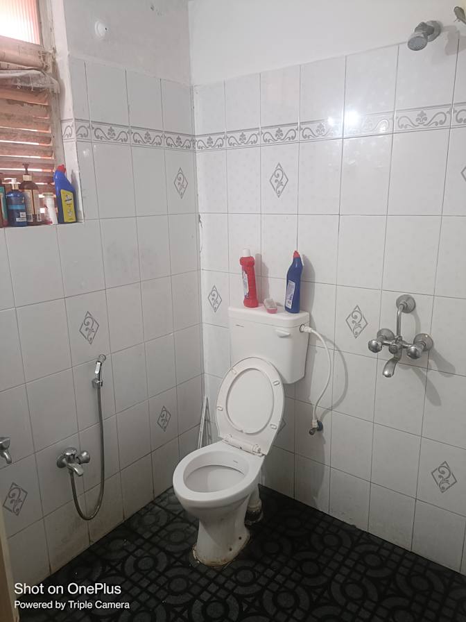 nikhil lakhera's room