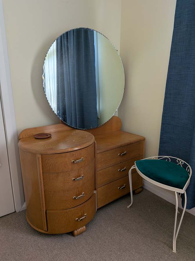 Worker's Cabin's room