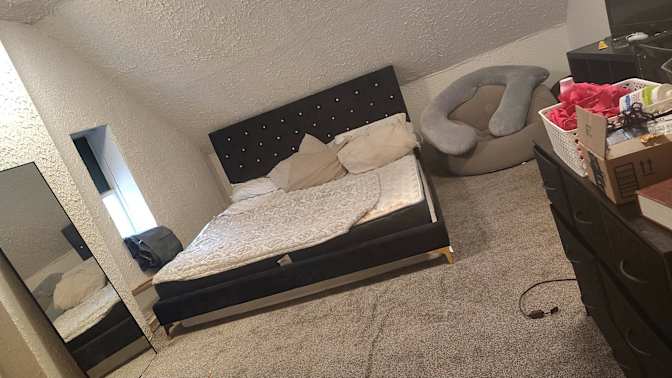Cleo Guthridge's room