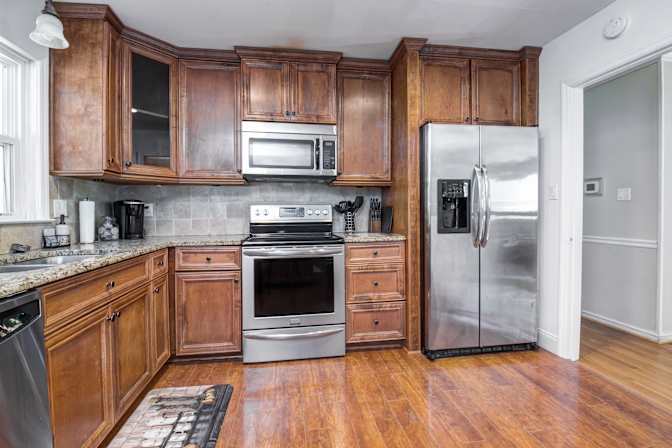 lifedoorrentals's room