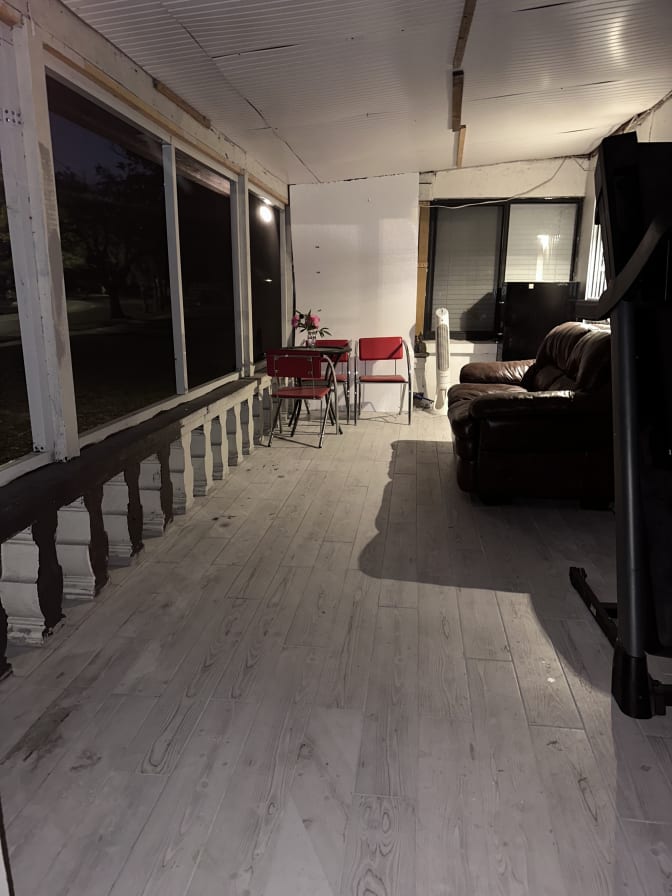 Fong's room