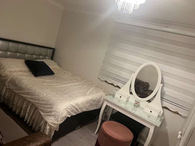Deniz's room