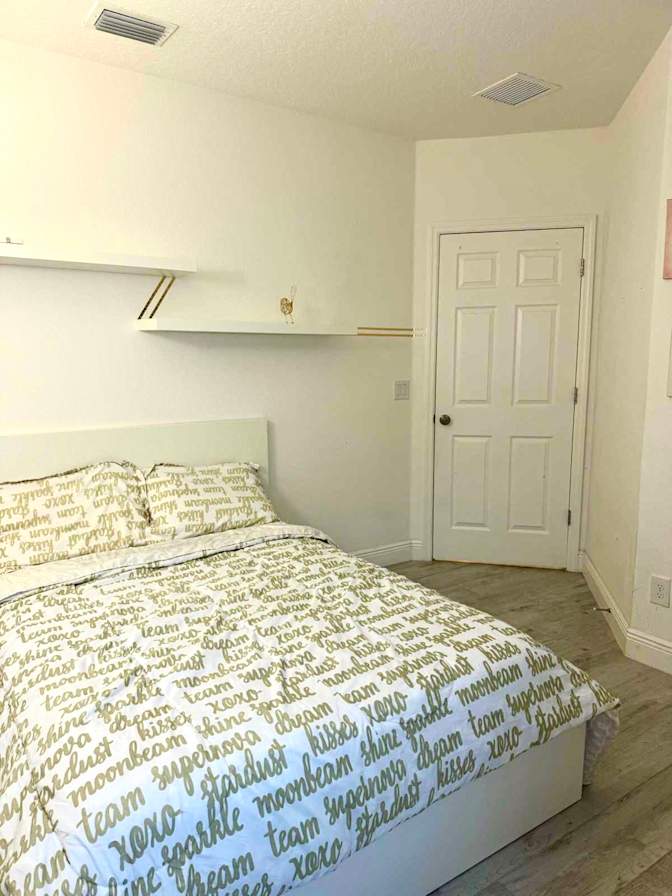 Andrea's room