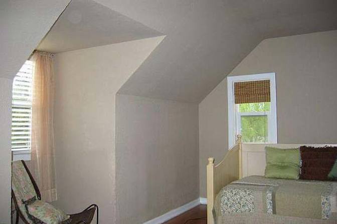 Sandy Corrales-Potts's room