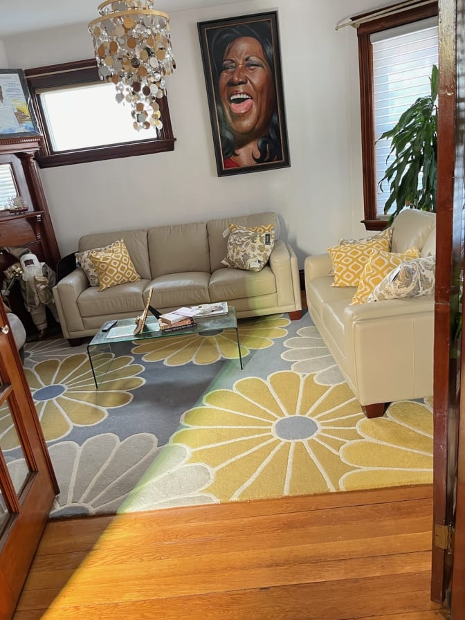 Leslie's room