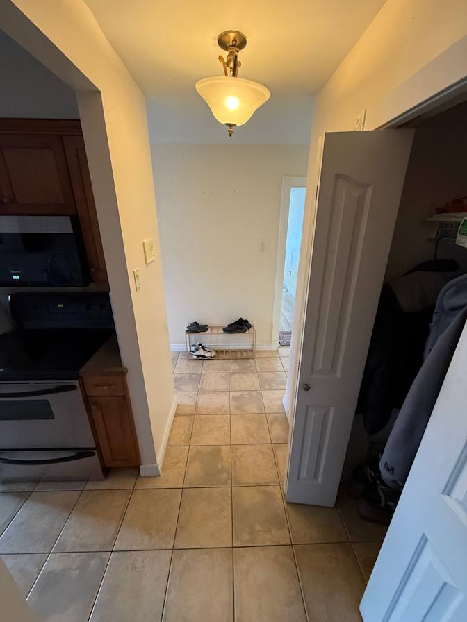 Deval's room