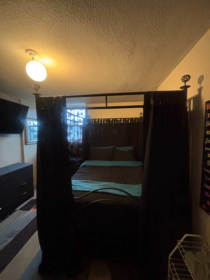 Linja Usher's room