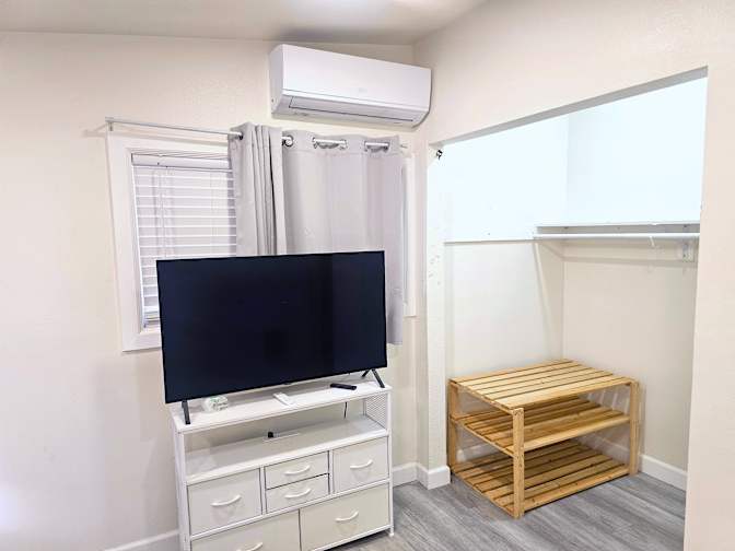 Preston Ellis Company's room
