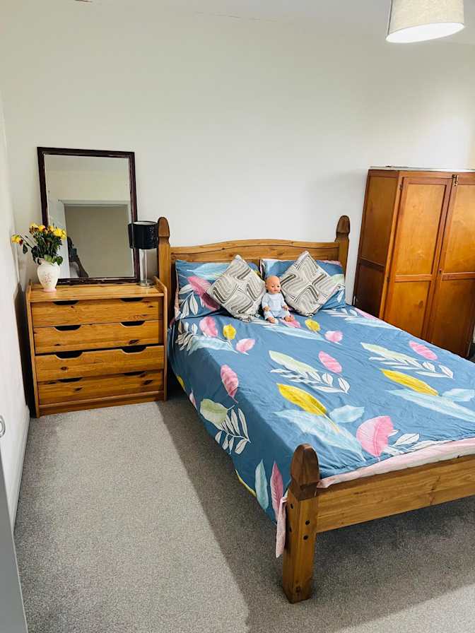 Shalem Dmonte's room