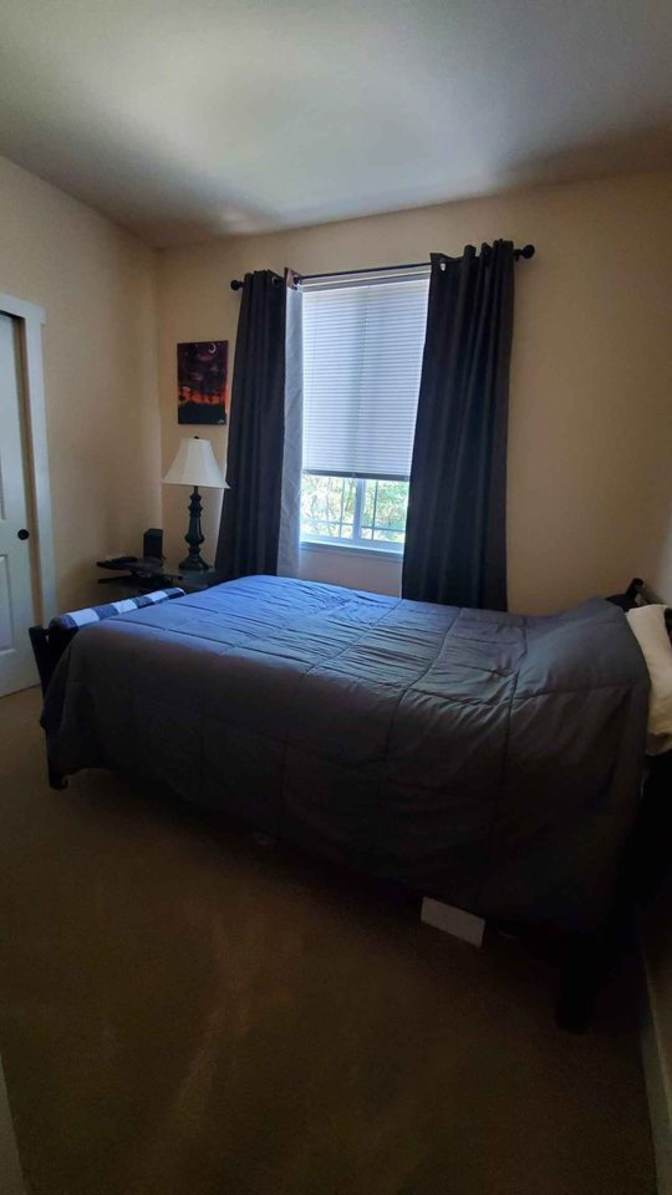 Taryn's room