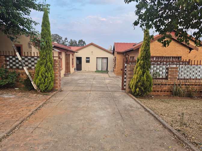 Xolani Mjiyako's room