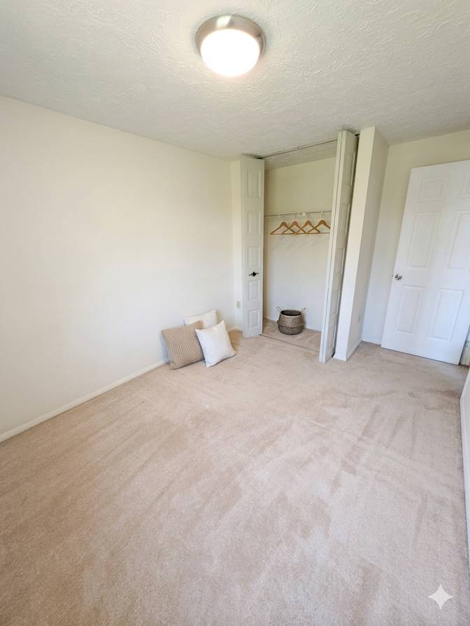 Nice Home's room
