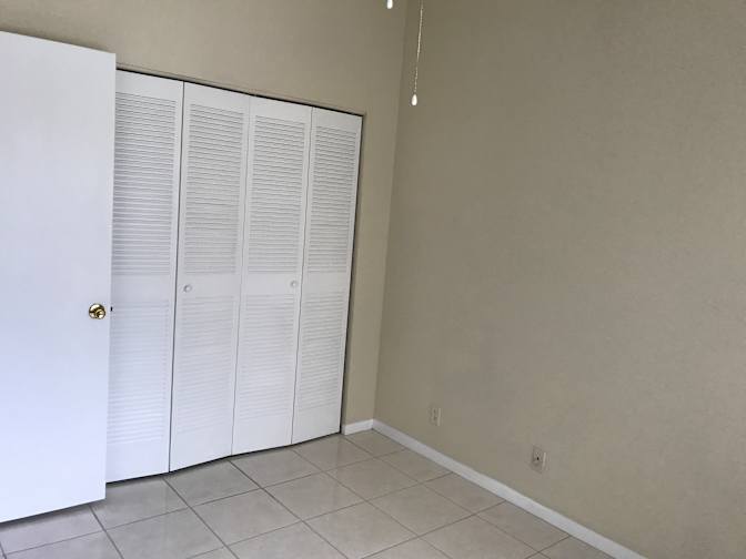 Raul's room